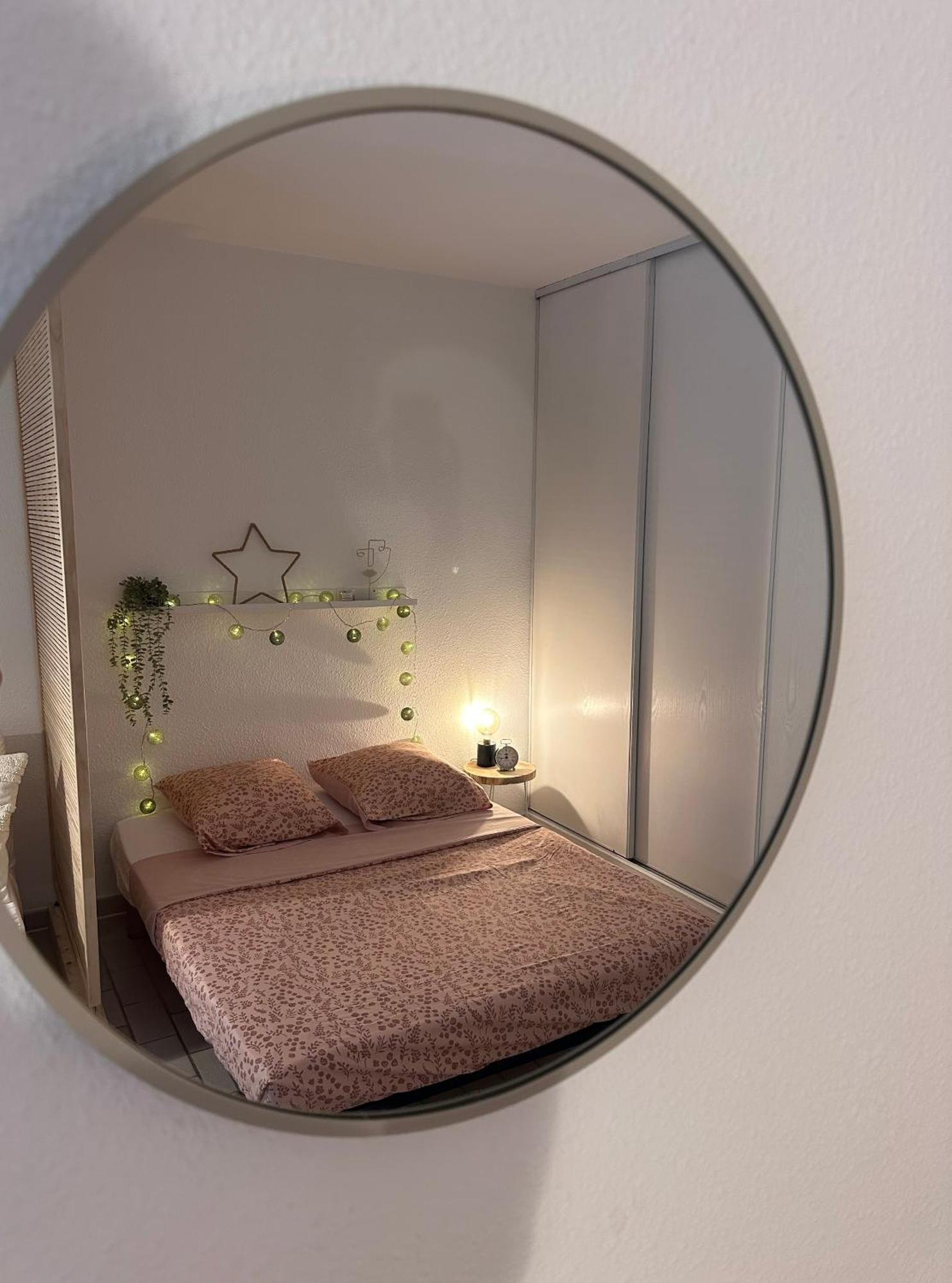Studio Sur Le Port De Hyeres - A 2Min Des Plages, Clim & Balcon Екстер'єр фото
