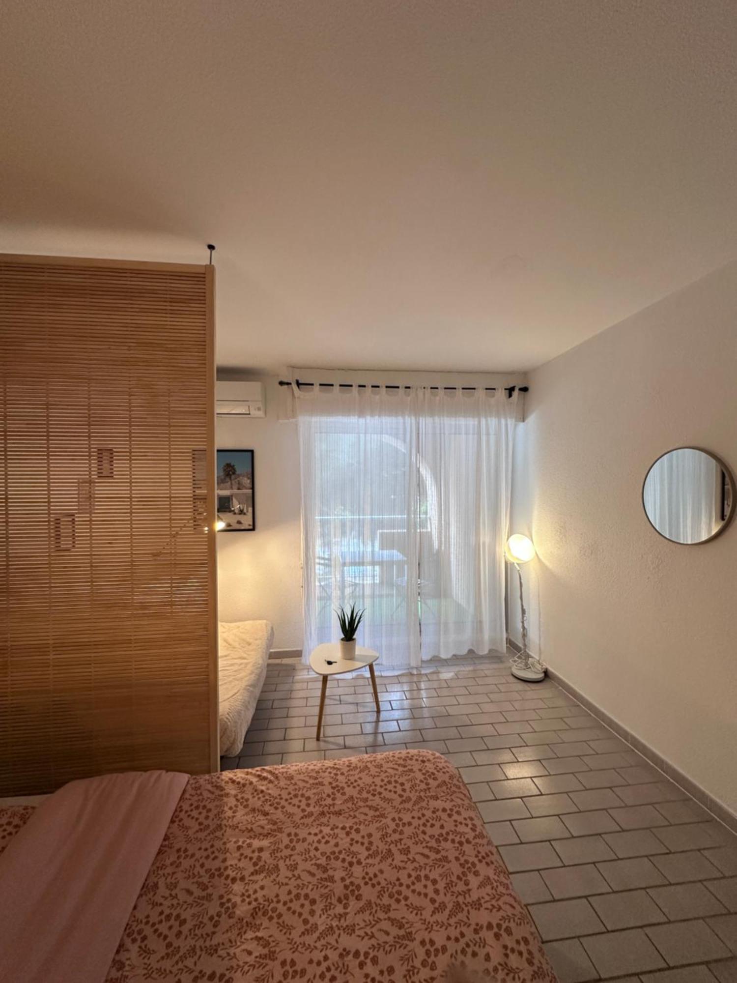 Studio Sur Le Port De Hyeres - A 2Min Des Plages, Clim & Balcon Екстер'єр фото